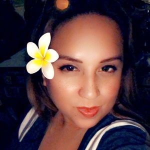 Meet your Posher, Candace